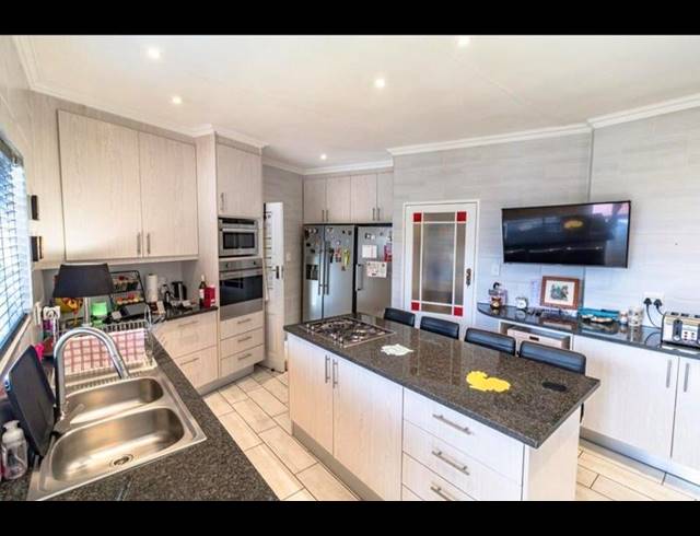 3 BEDROOM HOUSE FOR SALE IN BRACKENDOWNS